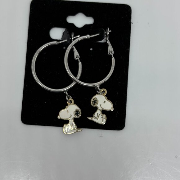 Brand new PEANUTS snoopy hoop earrings - Picture 4 of 4